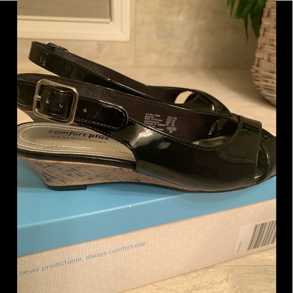 comfort plus by Predictions Nenet Black Patent Leather Wedge - Picture 6 of 12